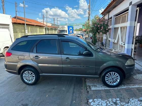 FIAT PALIO 1.4 MPI FIRE ELX WEEKEND 8V FLEX 4P MANUAL FIAT PALIO 1.4 MPI FIRE ELX WEEKEND 8V FLEX 4P MANUAL